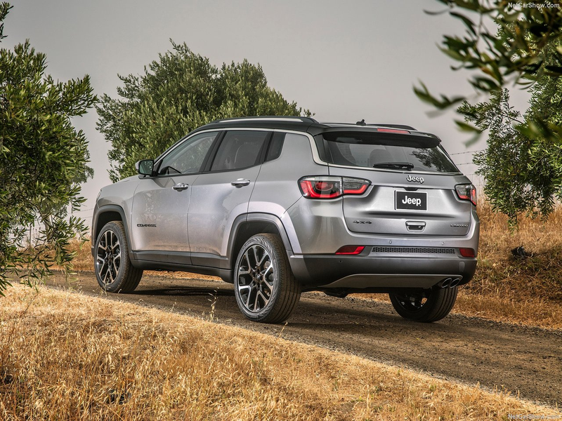 Illustration for article titled The new Jeep Compass looks much better with a contrasting roof color